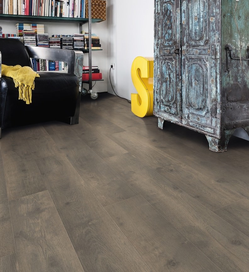 538703 HARO Laminatboden Landhausdiele 4V Eiche-Bergamo-carbon authentic-soft Int